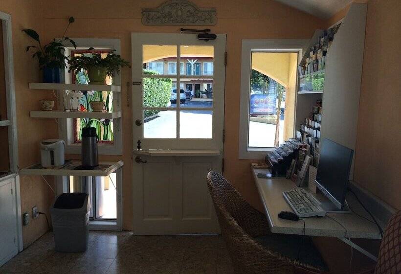 فندق Oasis Inn And Suites