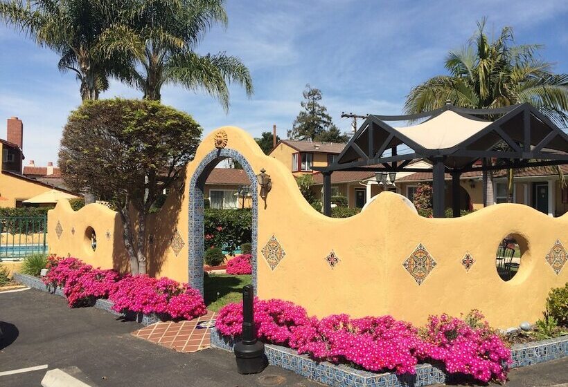 فندق Oasis Inn And Suites