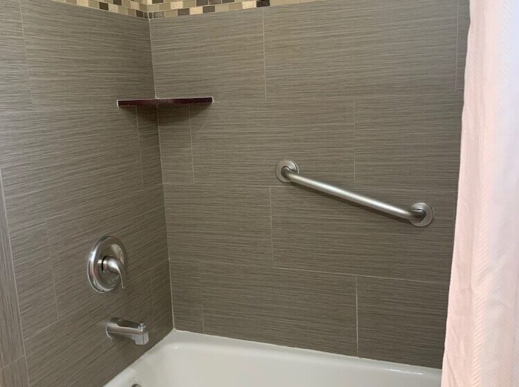 فندق Oasis Inn And Suites