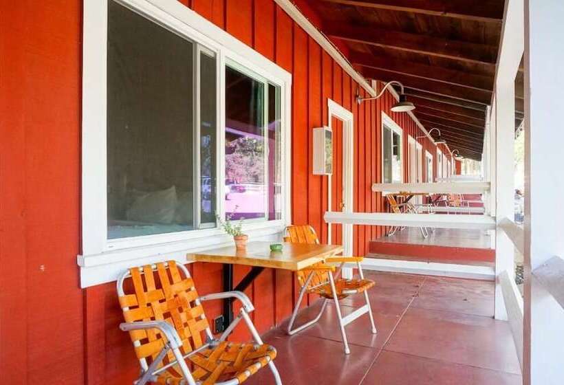 בית מלון כפרי Ojai Rancho Inn