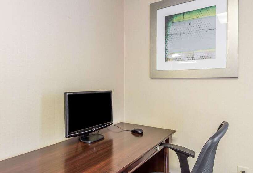 فندق Quality Inn