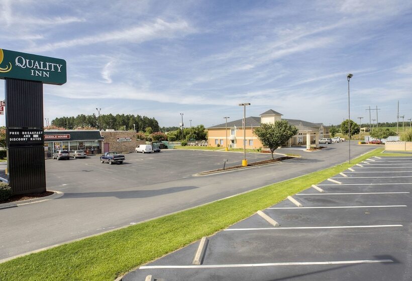 فندق Quality Inn