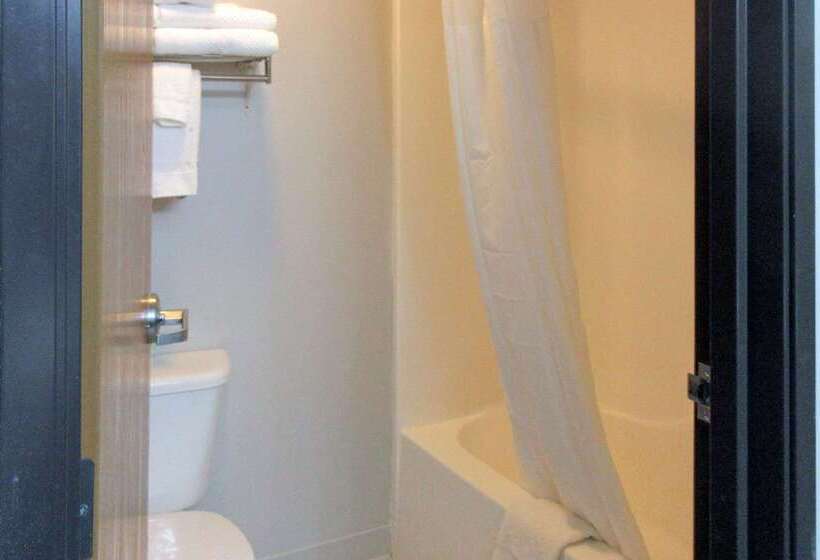 בית מלון כפרי Quality Inn & Suites Salina National Forest Area