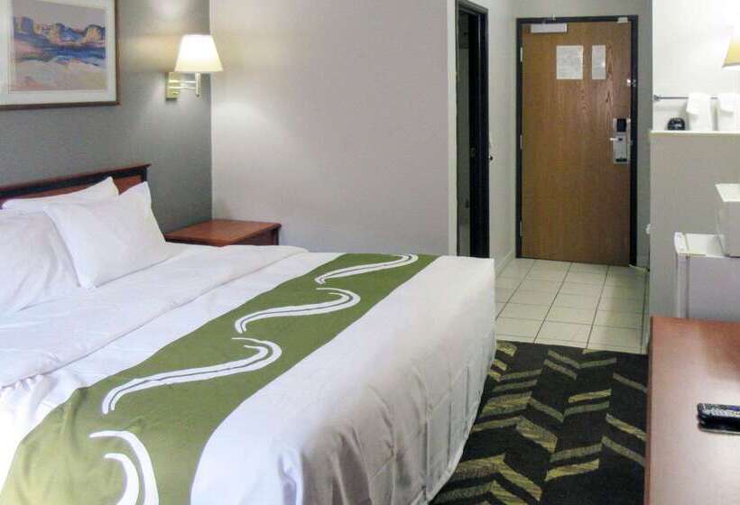 فندق Quality Inn & Suites Salina National Forest Area
