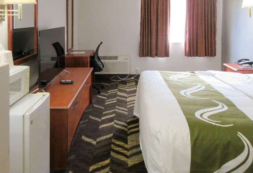 فندق Quality Inn & Suites Salina National Forest Area