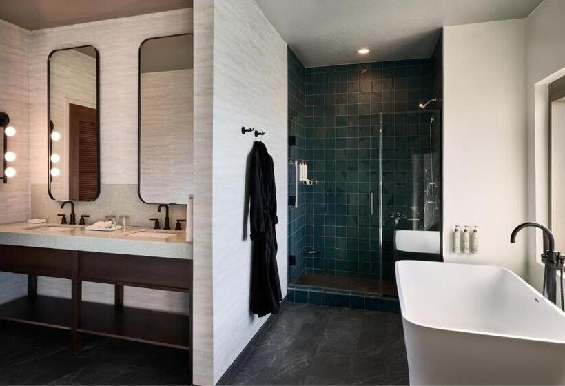 Renaissance Phoenix Glendale Hotel & Spa