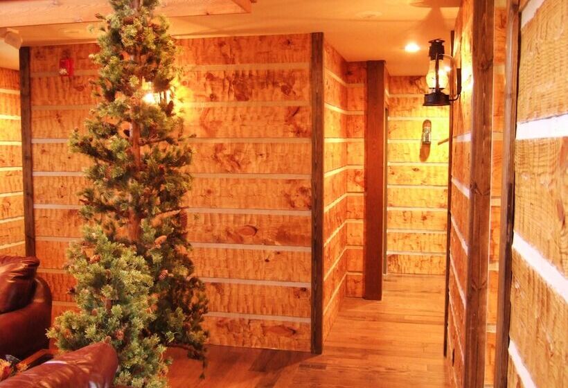 فندق Riverbank Lodge