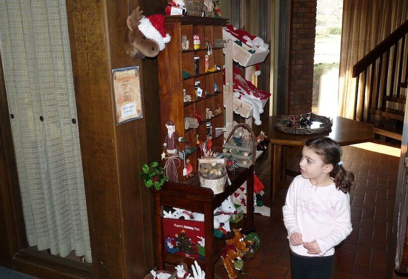 فندق Riverbank Lodge