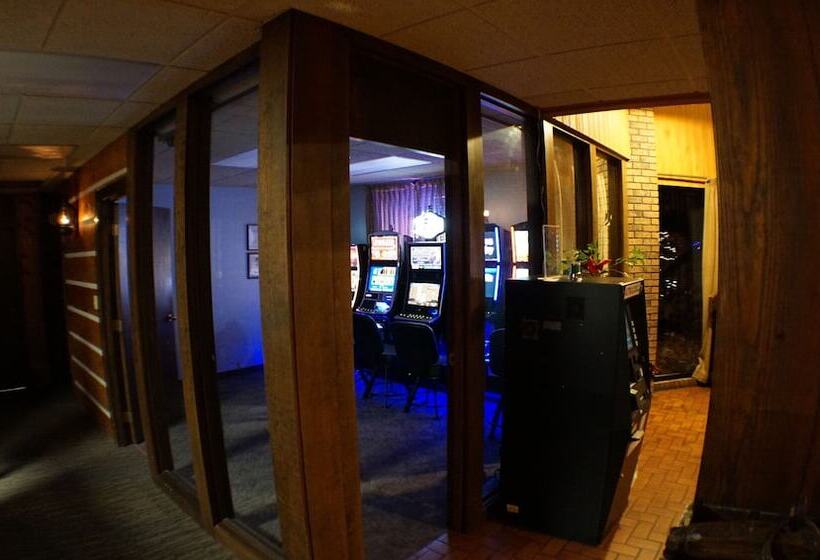 فندق Riverbank Lodge