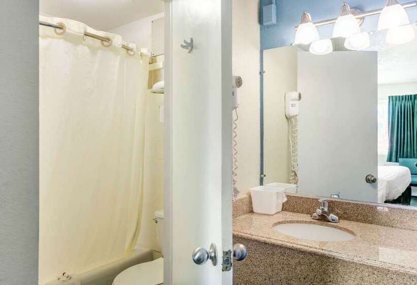 فندق Rodeway Inn