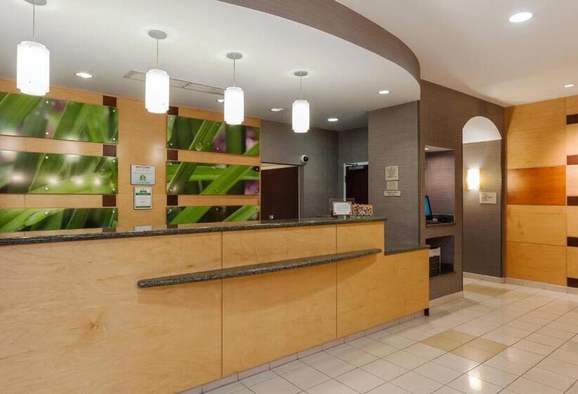 Отель Springhill Suites Charlotte Lake Norman/mooresville