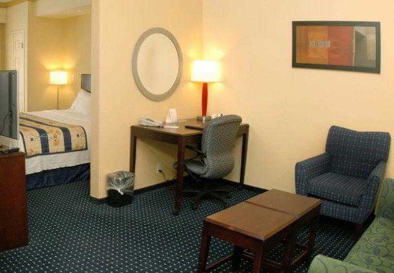 فندق Springhill Suites By Marriott Grand Rapids Airport Southeast