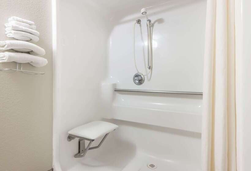 فندق Super 8 By Wyndham Kimball