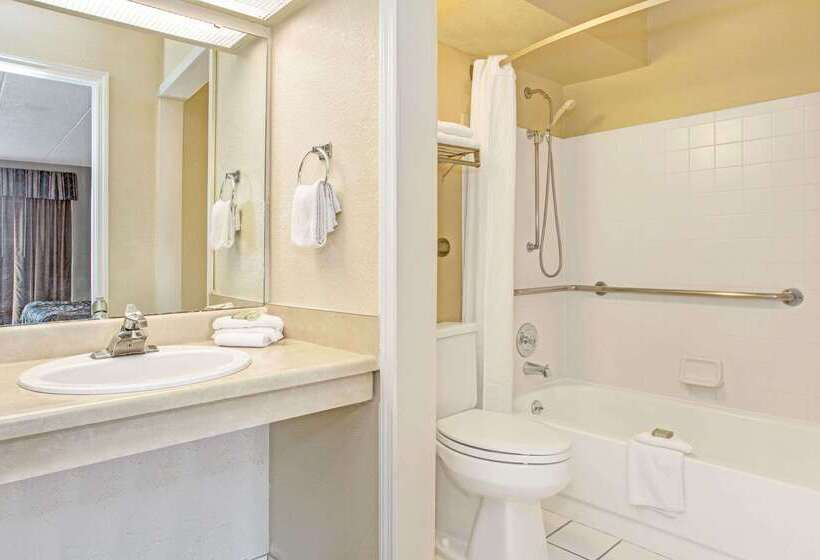 호텔 Quality Inn Mason Near Kings Island