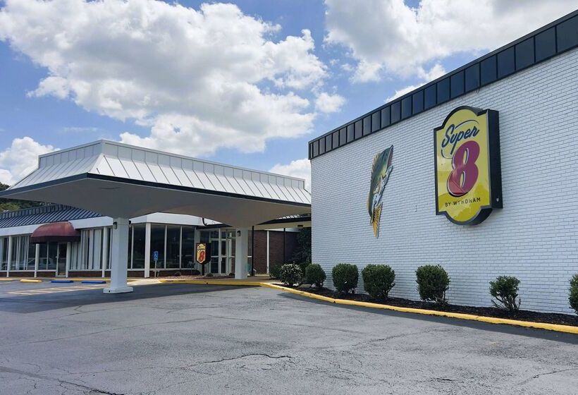 Отель Super 8 By Wyndham Riverside Al