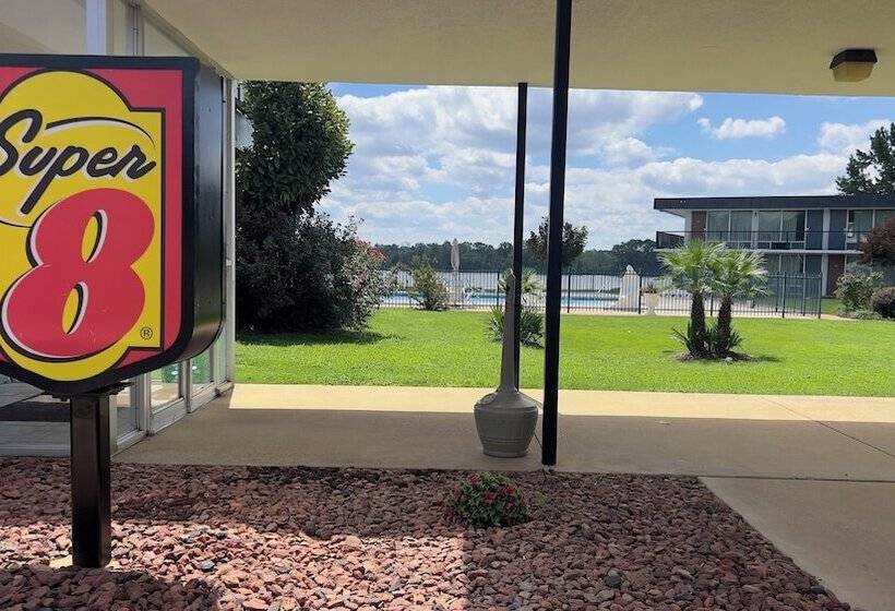 Отель Super 8 By Wyndham Riverside Al