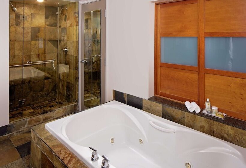 فندق Chrysalis Inn & Spa Bellingham, Curio Collection By Hilton