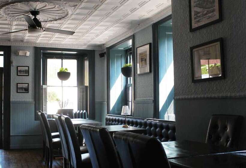 فندق The National