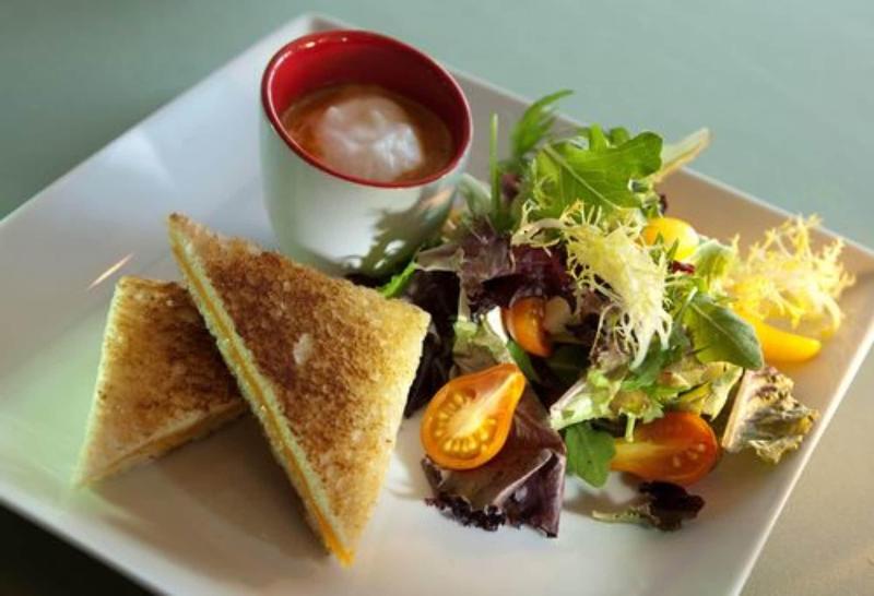 فندق The Sanford House Inn & Spa