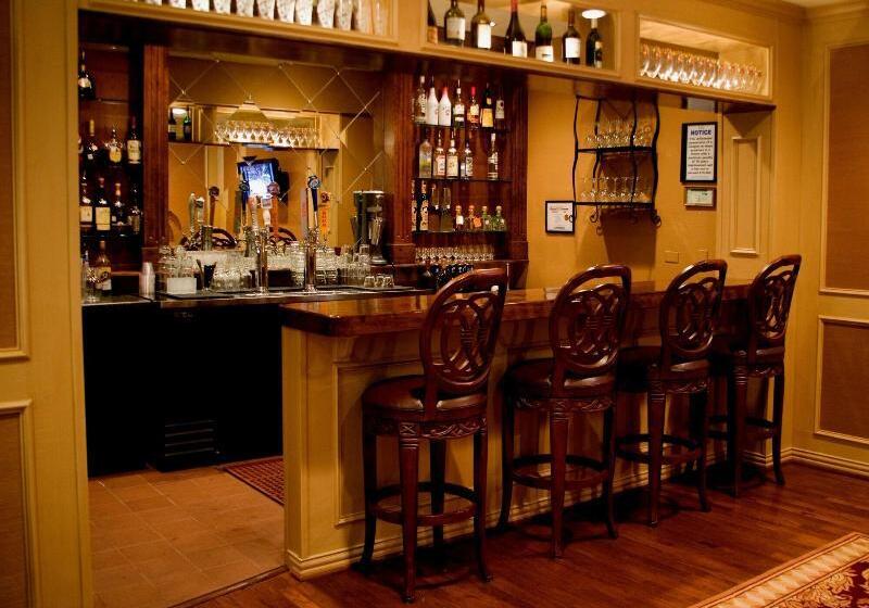 فندق The Sanford House Inn & Spa