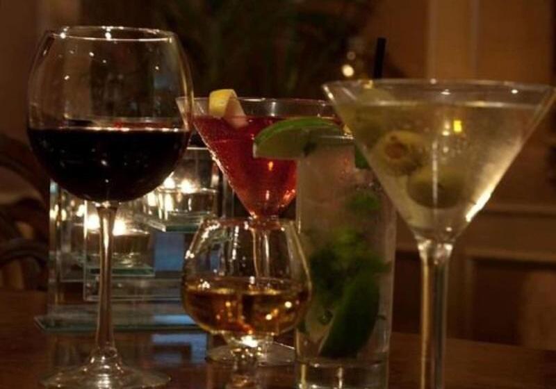 فندق The Sanford House Inn & Spa