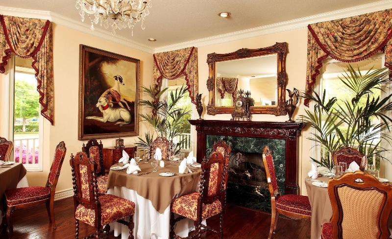 فندق The Sanford House Inn & Spa