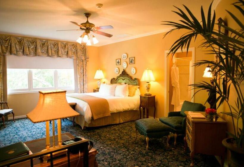 فندق The Sanford House Inn & Spa