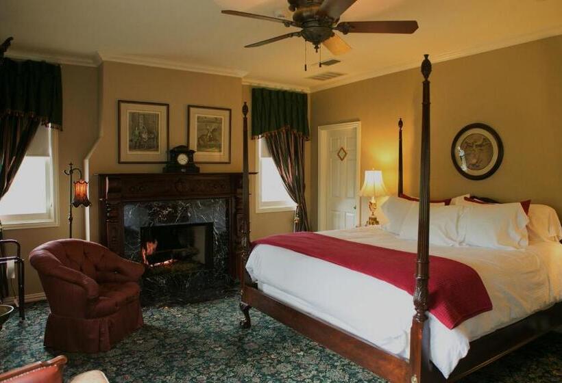 فندق The Sanford House Inn & Spa