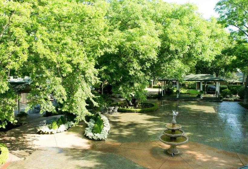 فندق The Sanford House Inn & Spa