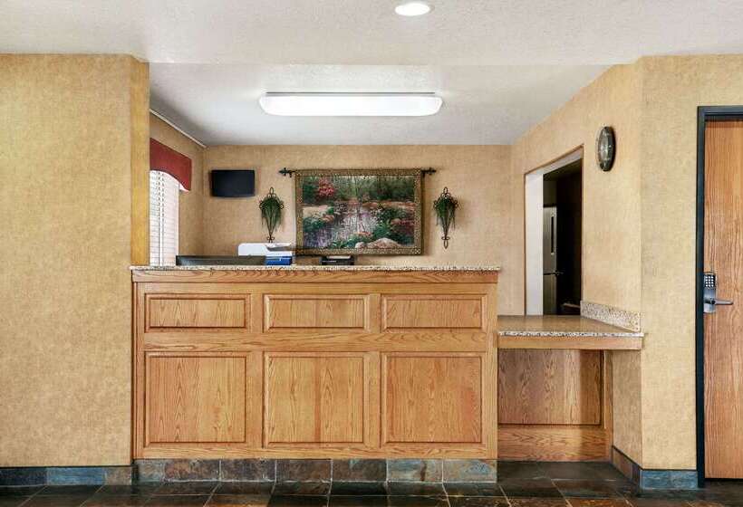 호텔 Travelodge By Wyndham North Platte