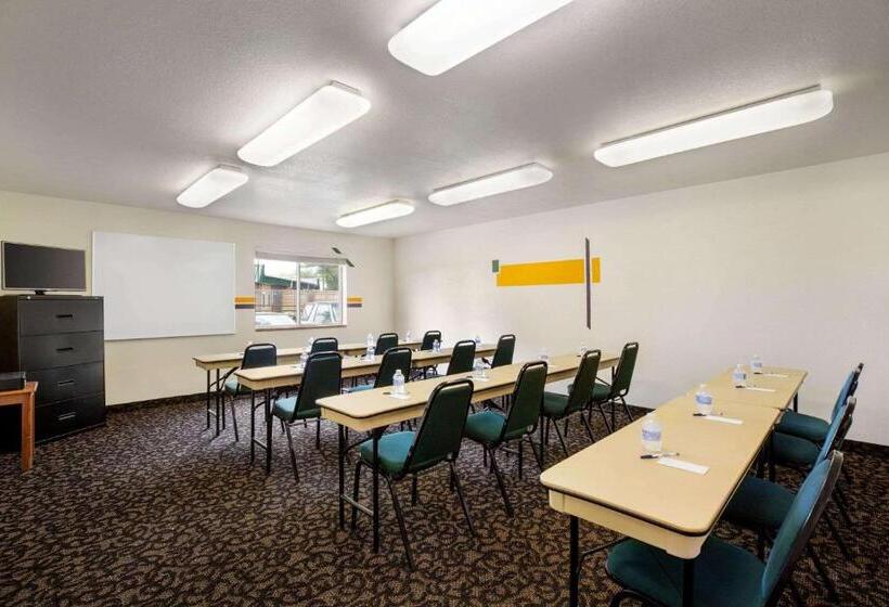 호텔 Travelodge By Wyndham North Platte