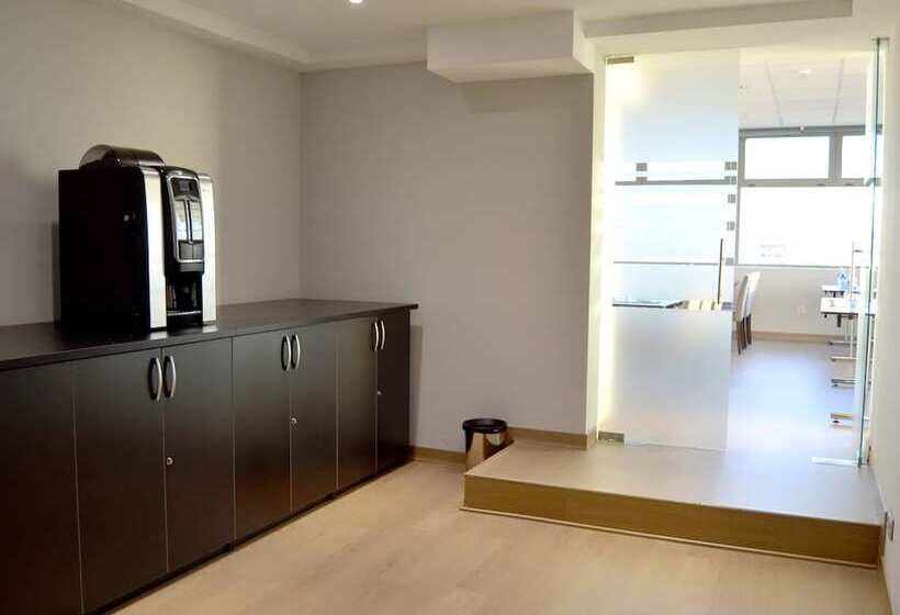 هتل Uve Alcobendas