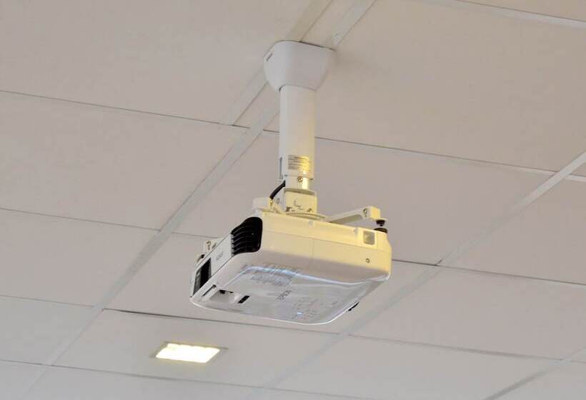 هتل Uve Alcobendas