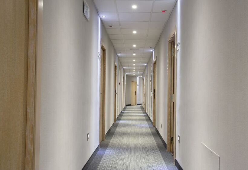 هتل Uve Alcobendas