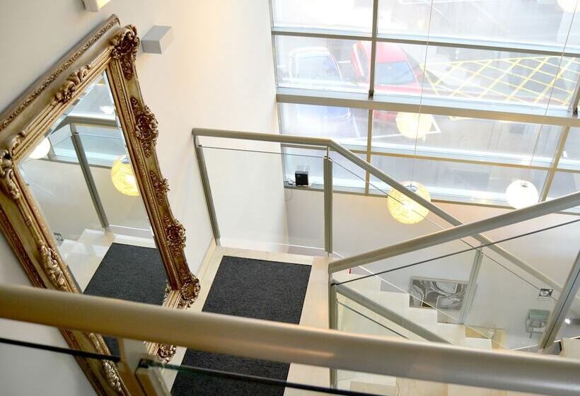 هتل Uve Alcobendas