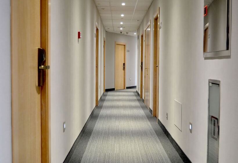 هتل Uve Alcobendas