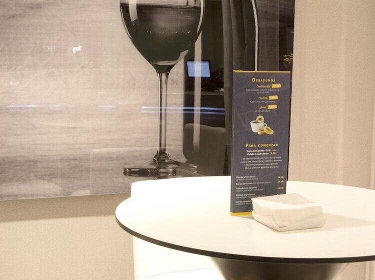 هتل Uve Alcobendas