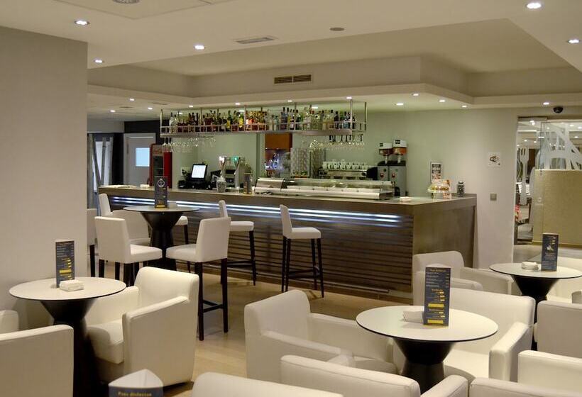 هتل Uve Alcobendas