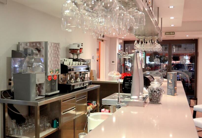 هتل Uve Alcobendas