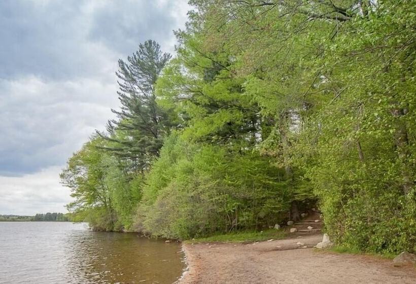 فندق Warren Conference Center And Inn