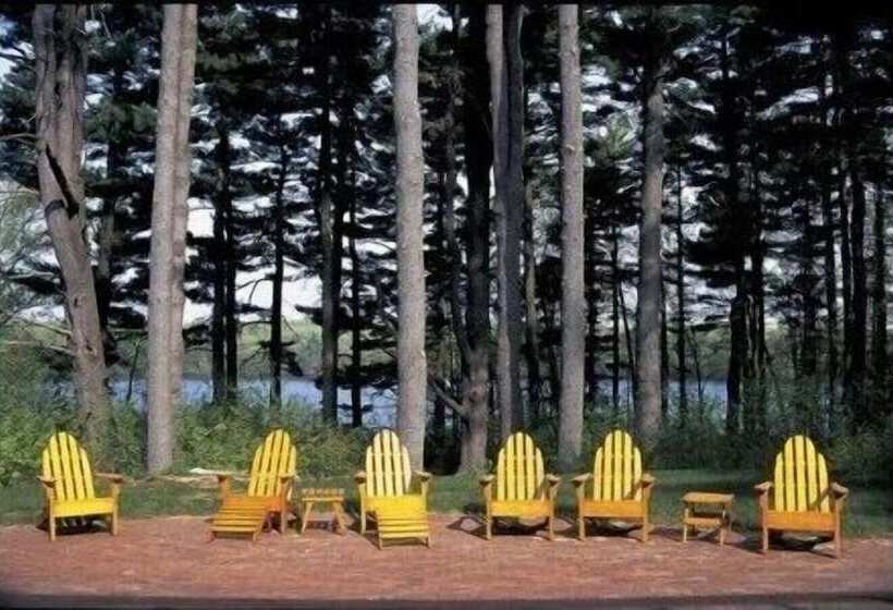 فندق Warren Conference Center And Inn