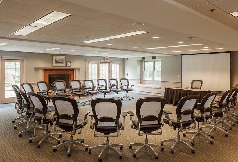 فندق Warren Conference Center And Inn