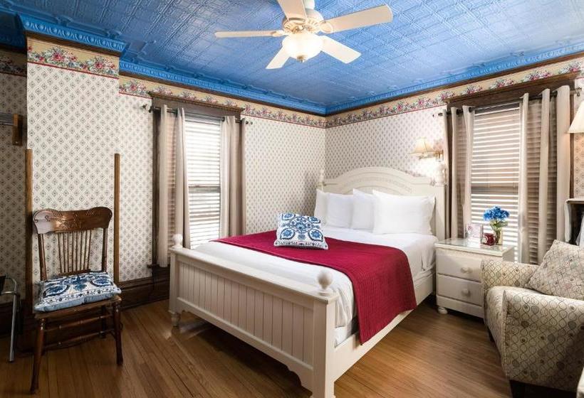 فندق Westby House Inn