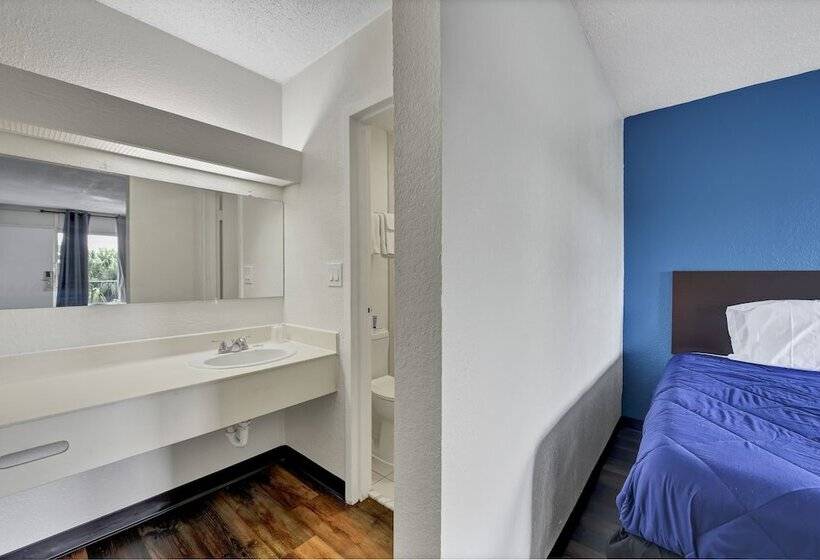 فندق Rodeway Inn