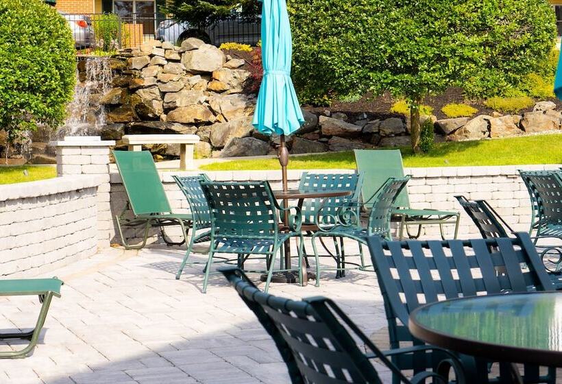 Innseason Resorts The Falls At Ogunquit