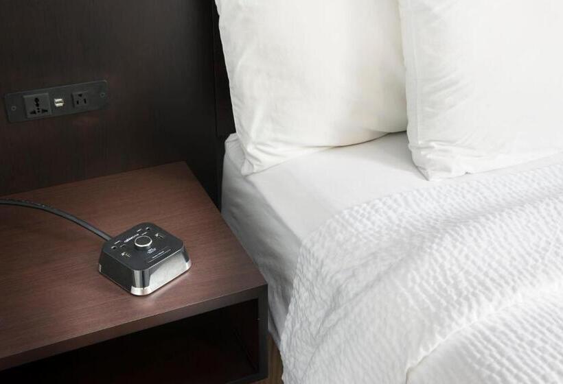 Luxbury Inn & Suites