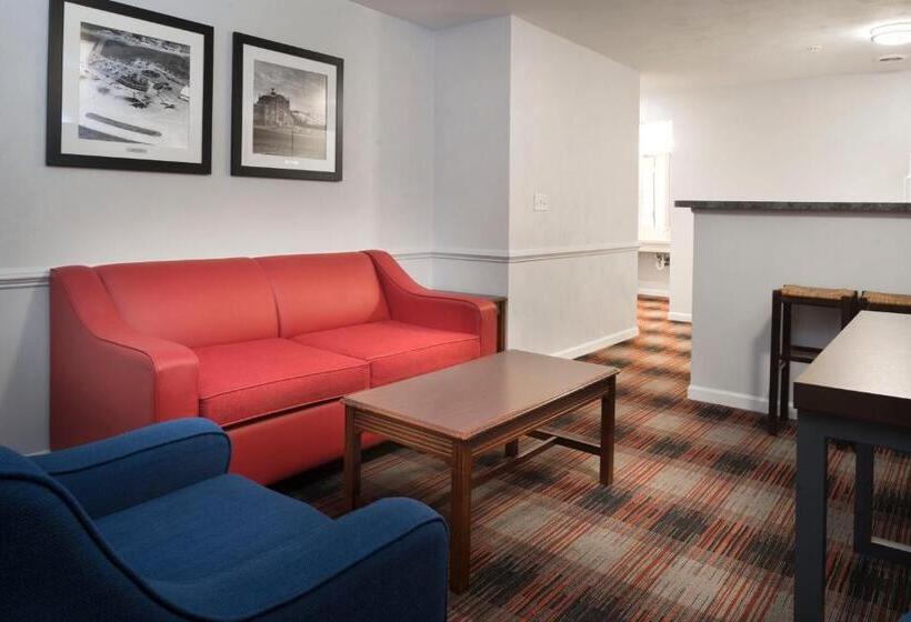Luxbury Inn & Suites