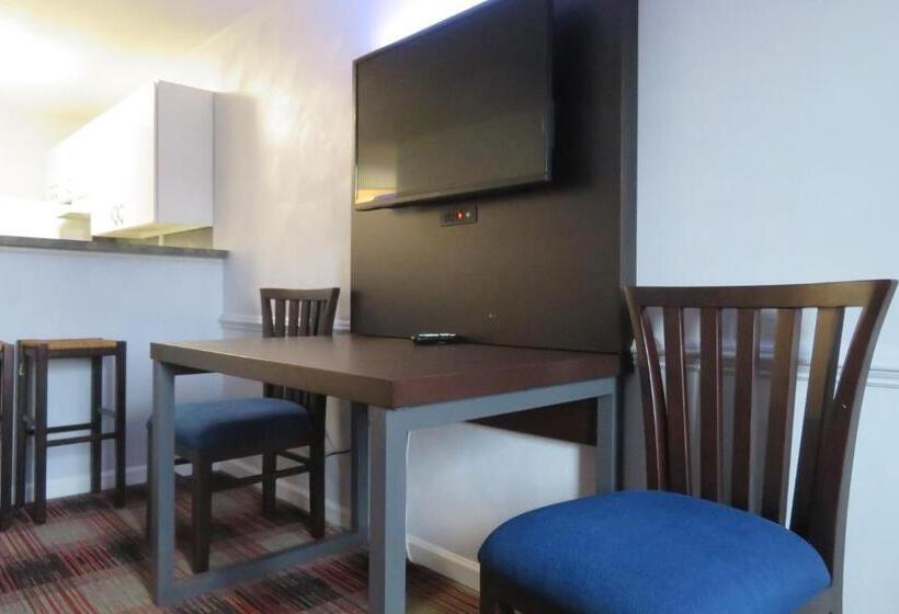 Luxbury Inn & Suites