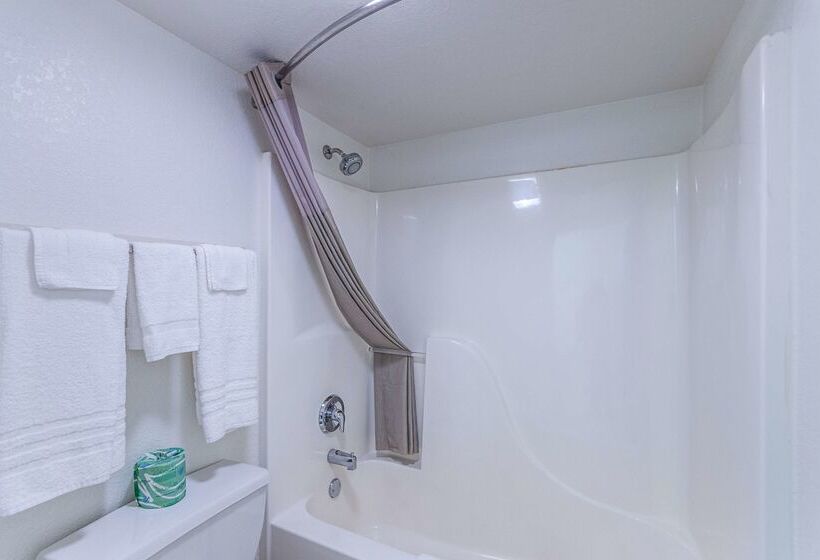 Motel 6 Cleveland, Tx