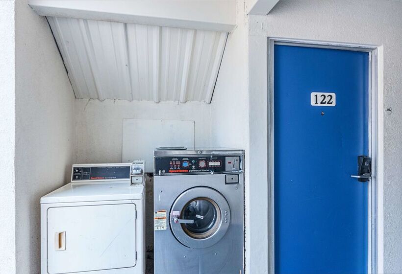 Motel 6 Cleveland, Tx